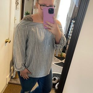 🌸4/$30 Max Studio Cold Shoulder Striped Blouse